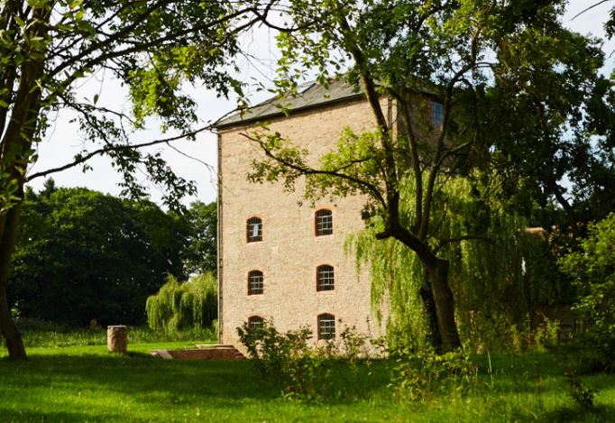 External picture of Clover Mill
